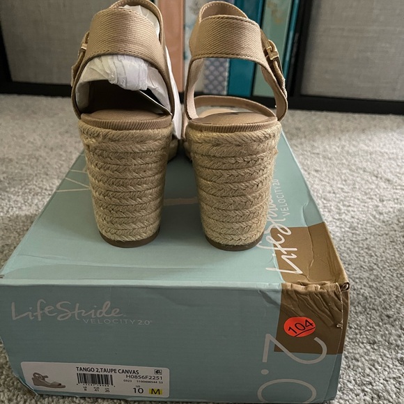 Elegant Beige Wedge Sandals - Picture 12 of 13